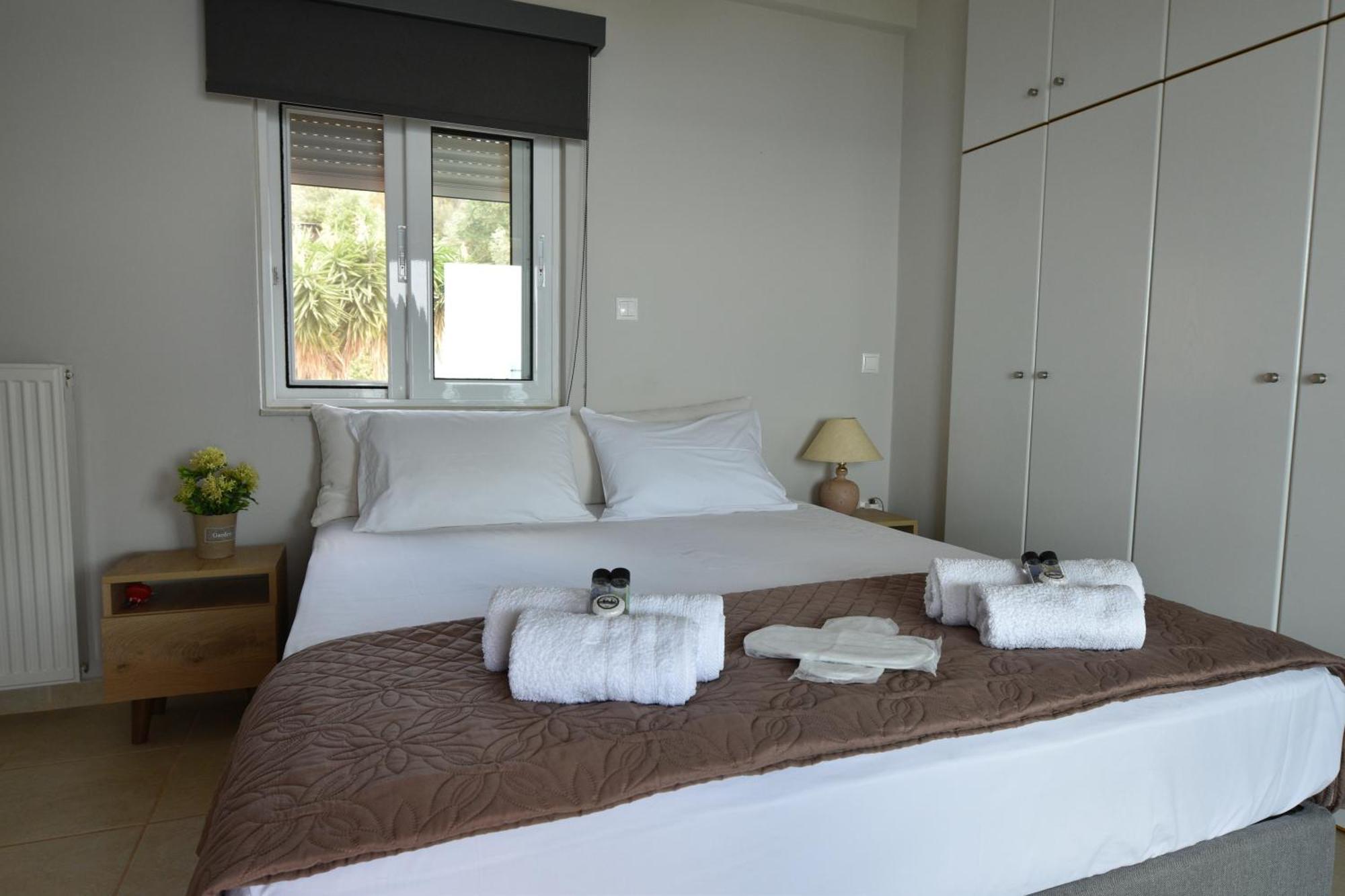 Blue Bay View - Beach House Vathirrevma Екстериор снимка