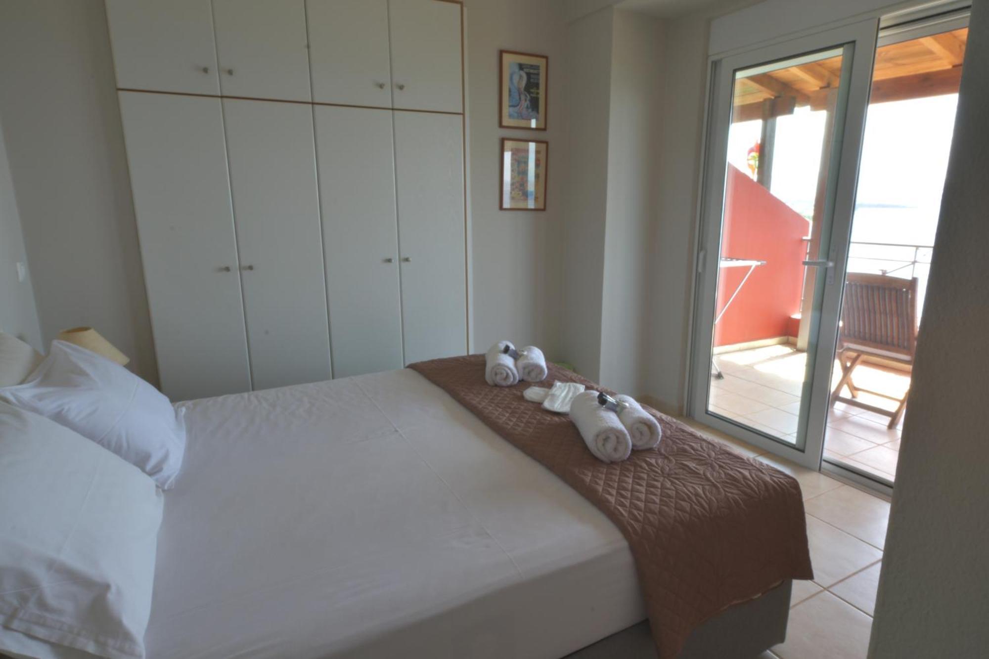 Blue Bay View - Beach House Vathirrevma Екстериор снимка
